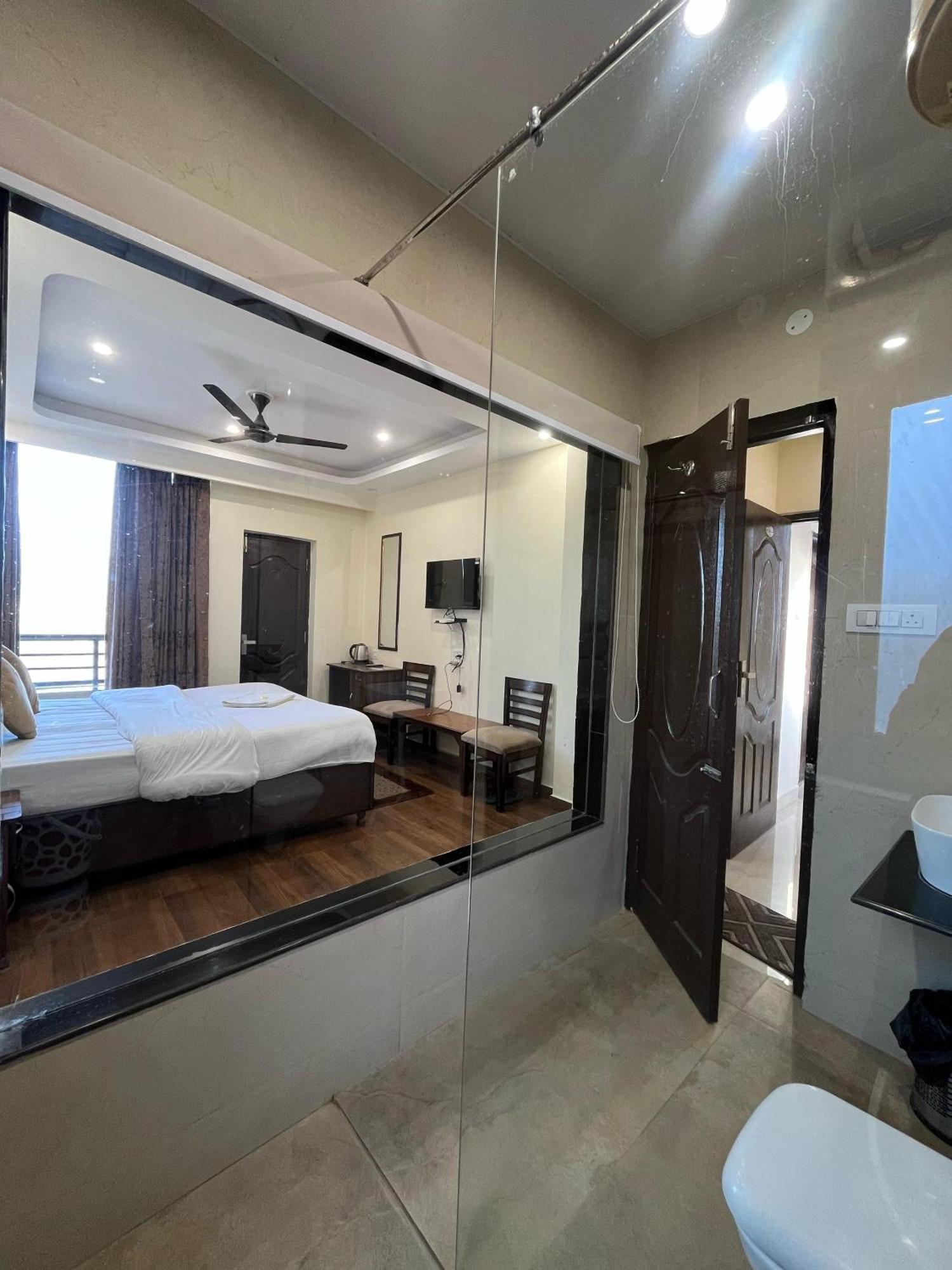 Bed and Breakfast Ambrosia Grand à Shimla Extérieur photo